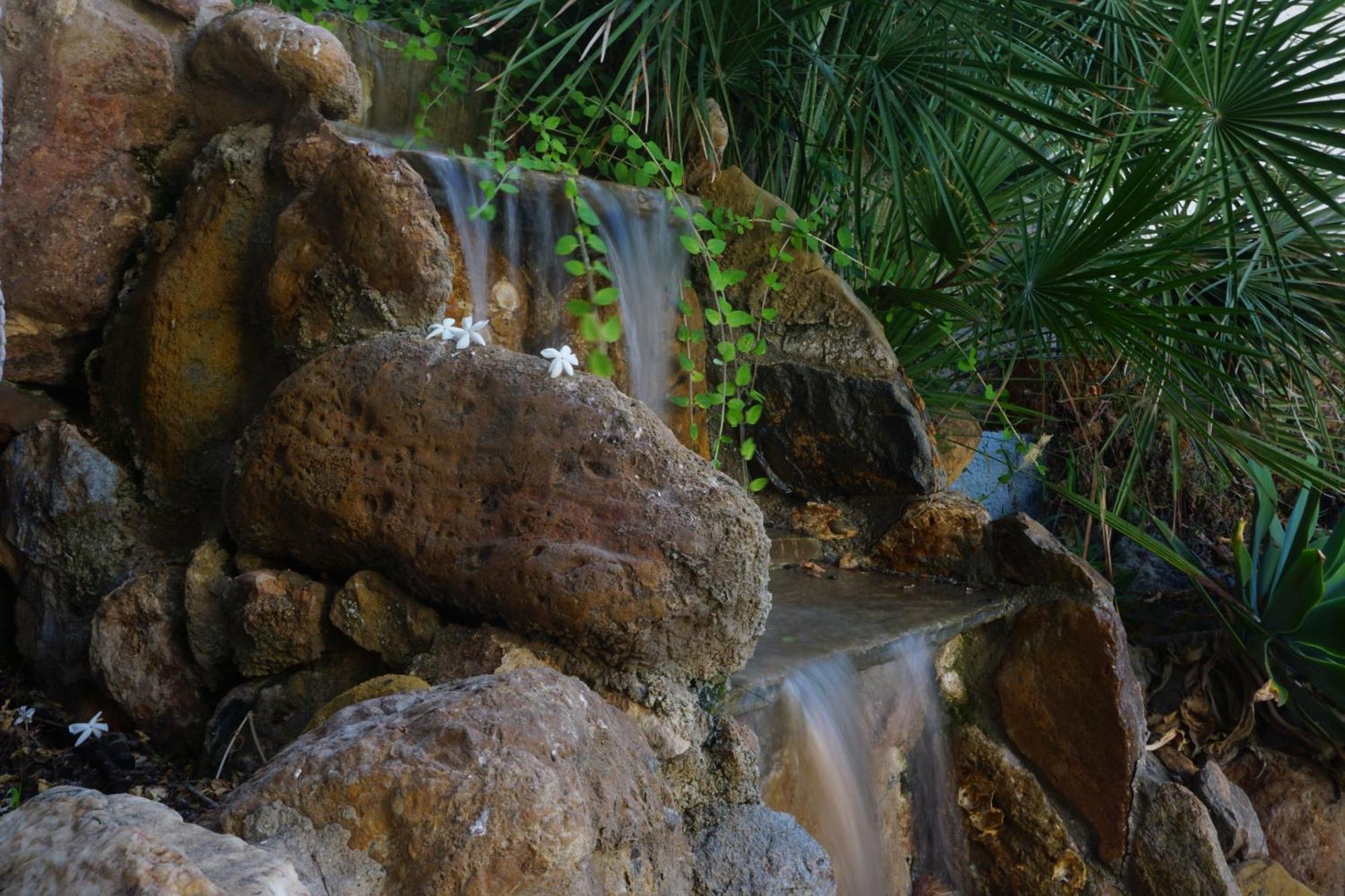 Hotel Tikar Garrucha Bagian luar foto