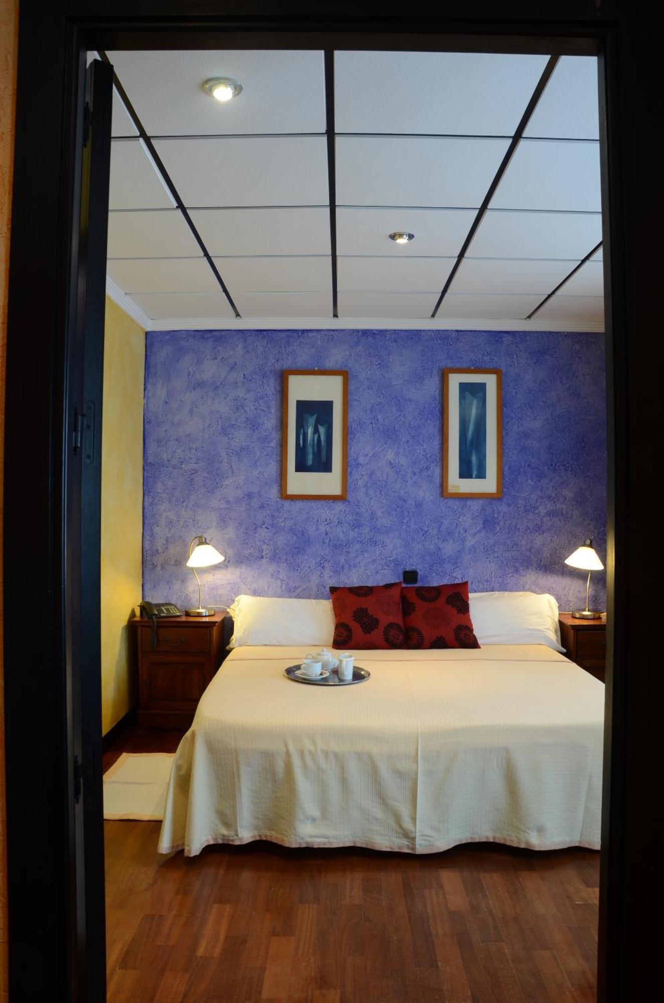 Hotel Tikar Garrucha Bagian luar foto